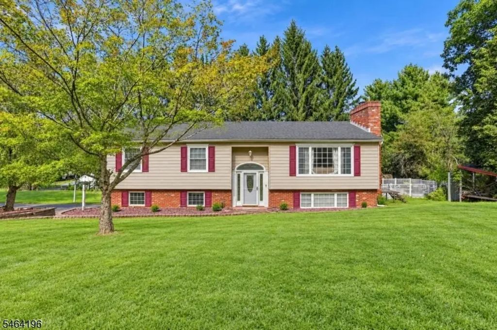 62 South St, Frelinghuysen Twp.
