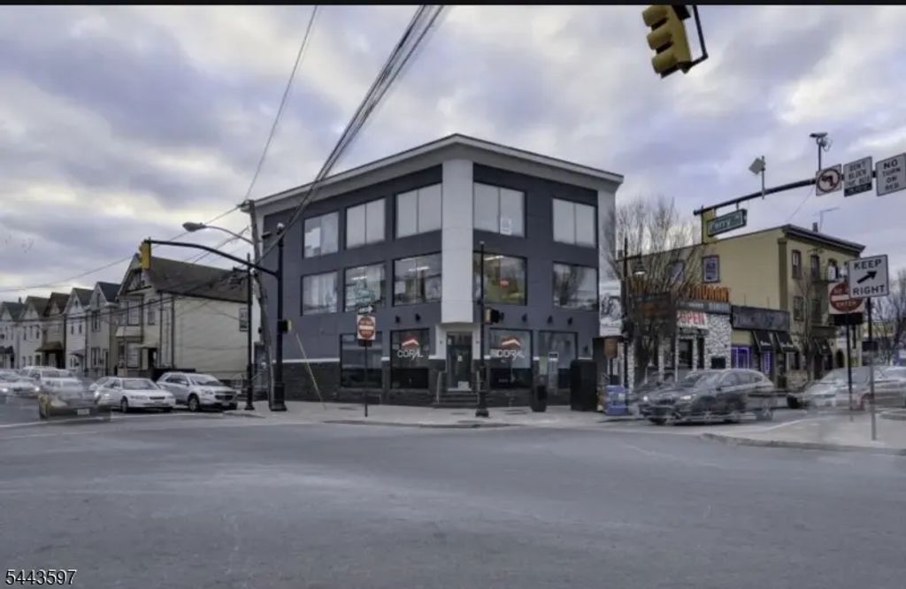 8 Wilson Ave, Newark City