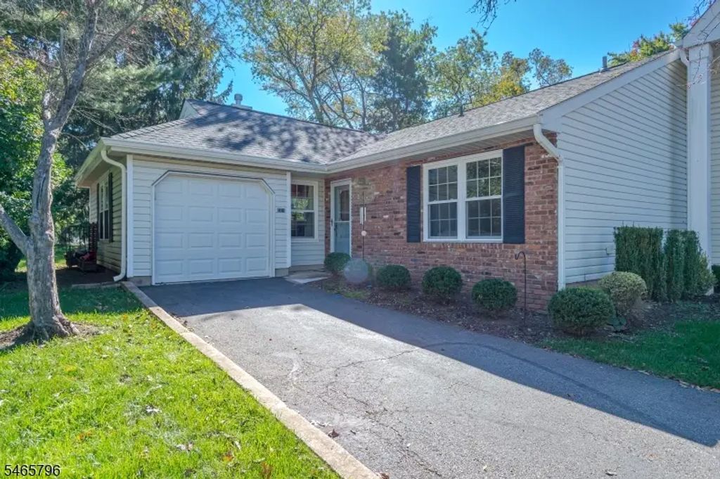 418 Hawkshead Way, Franklin Twp.
