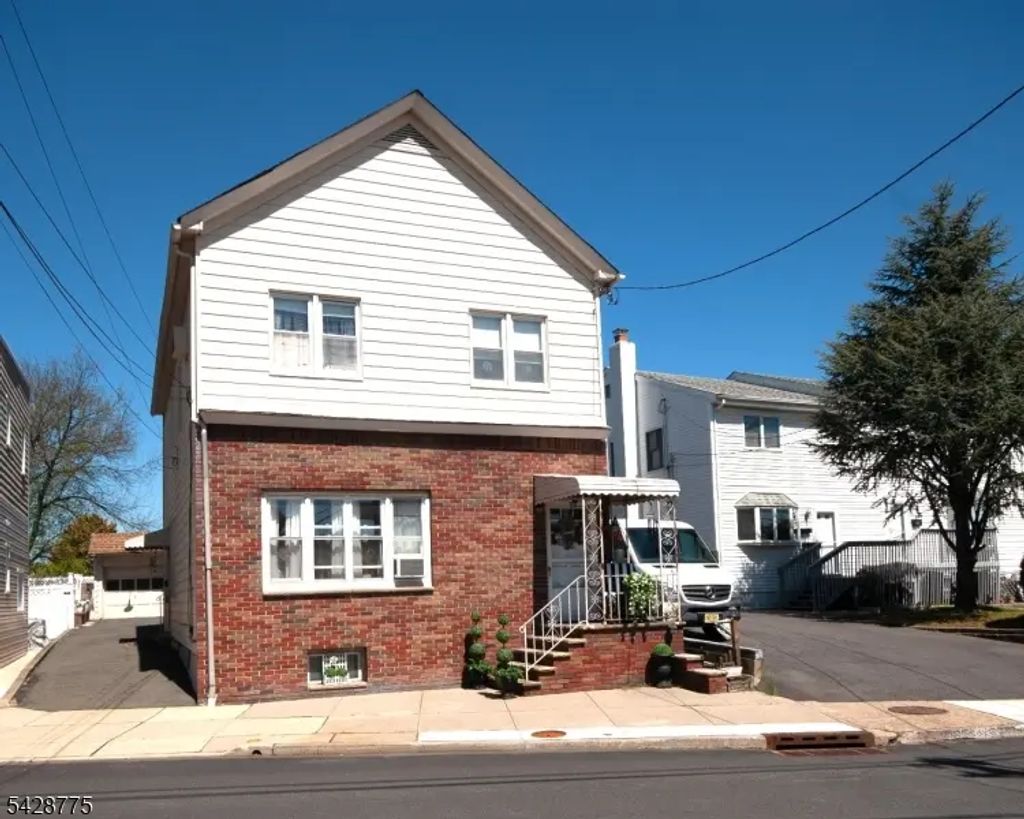650 Main St, Little Falls Twp.