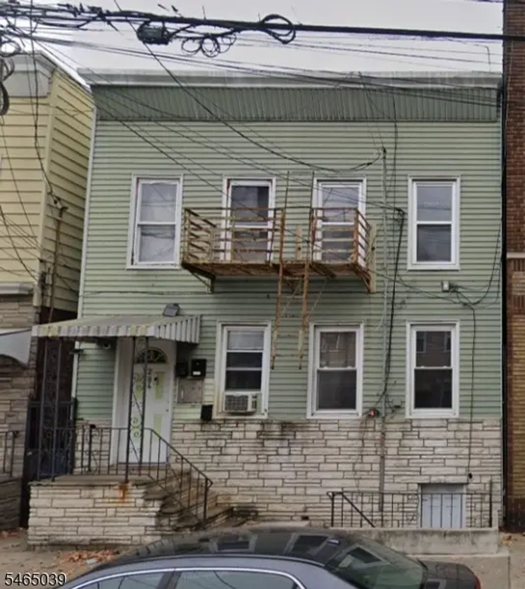 284 Adams St, Newark City