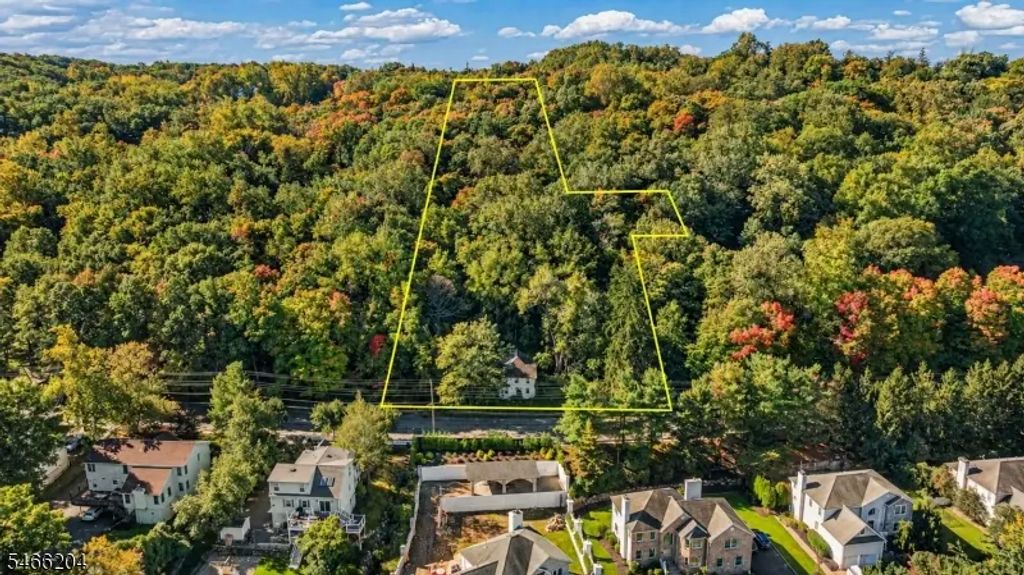 125 W Lindsley Rd, Cedar Grove Twp.