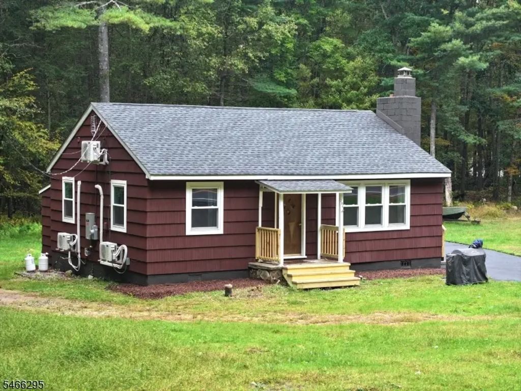 204 New Rd, Montague Twp.