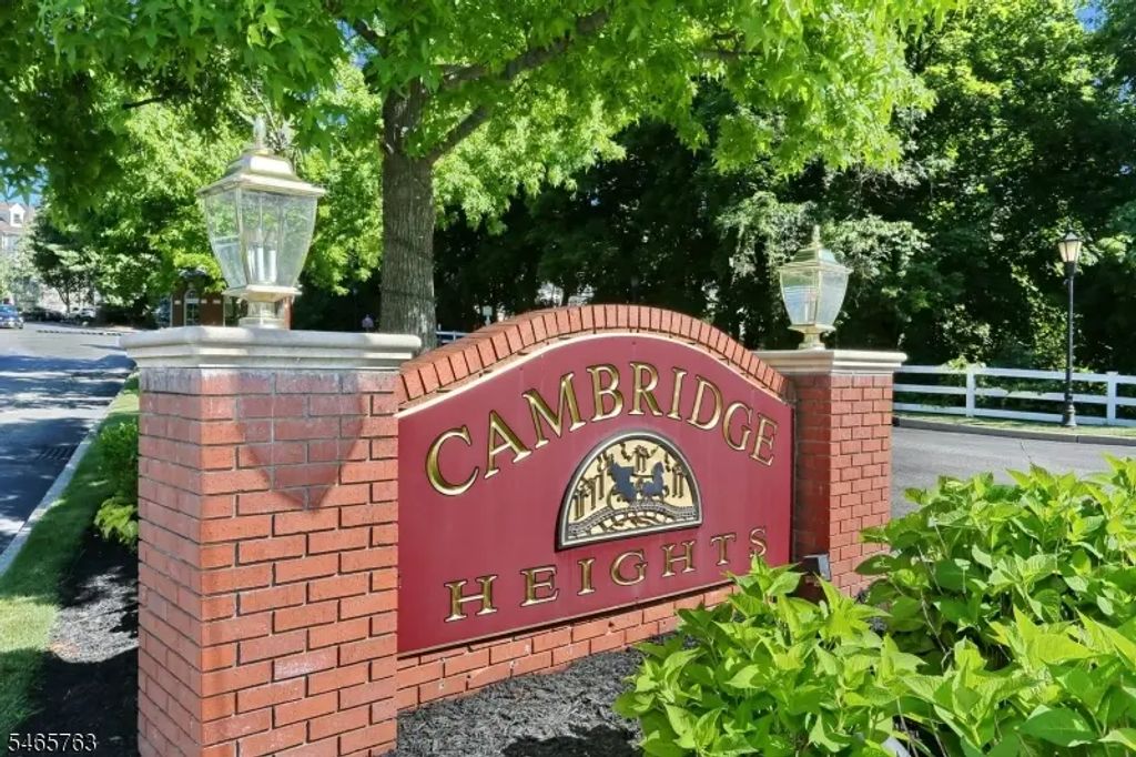 876 Somerset Ct, Ramsey Boro