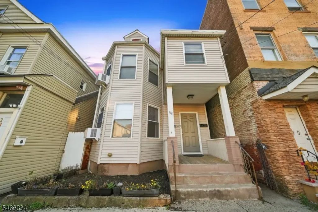 112 4th Ave, Paterson City