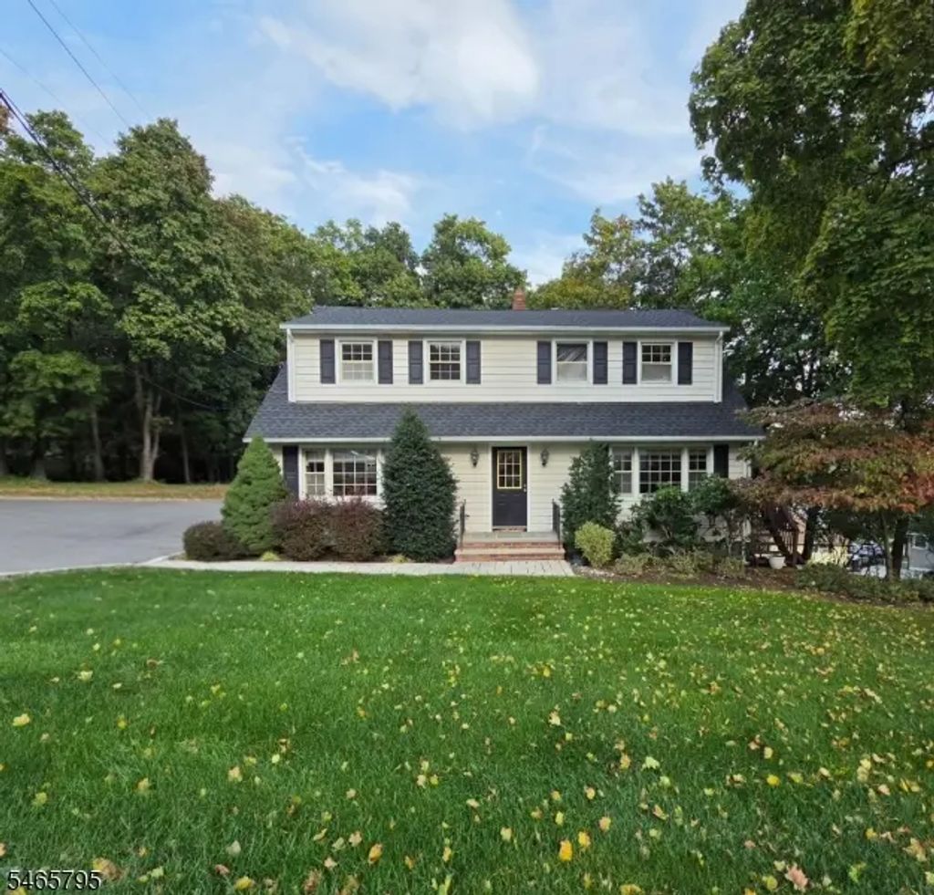 857 Pompton Ave, Cedar Grove Twp.