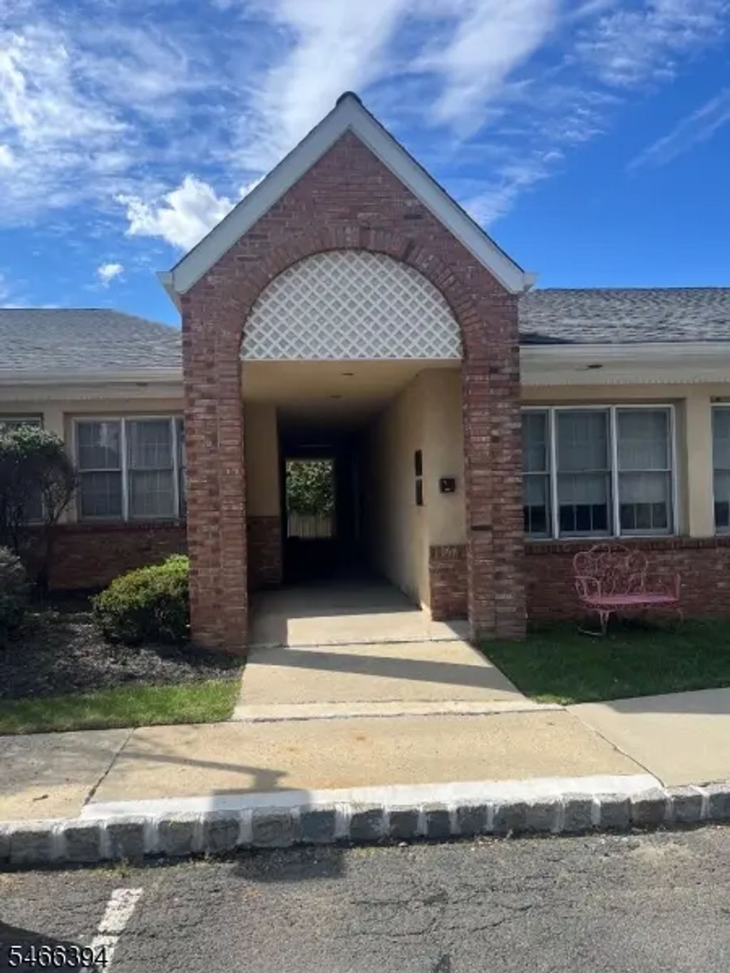 27 Mountain Blvd, Warren Twp.