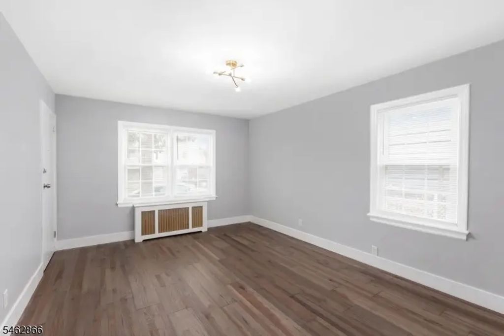32 Kelly Pkwy, Bayonne City