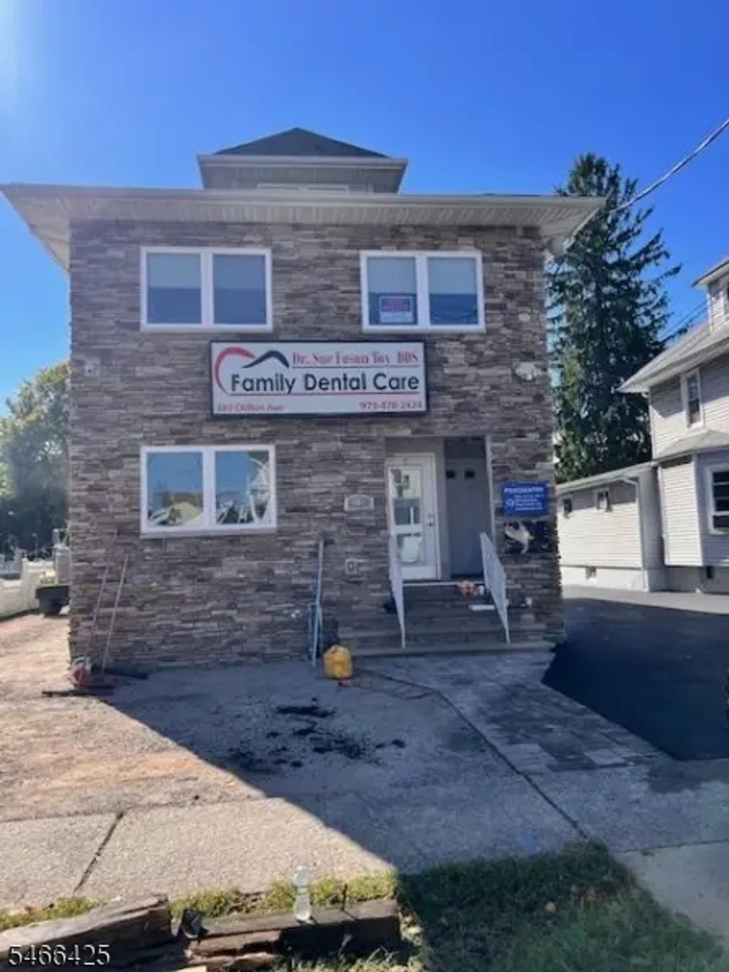 489 Clifton Ave, Clifton City