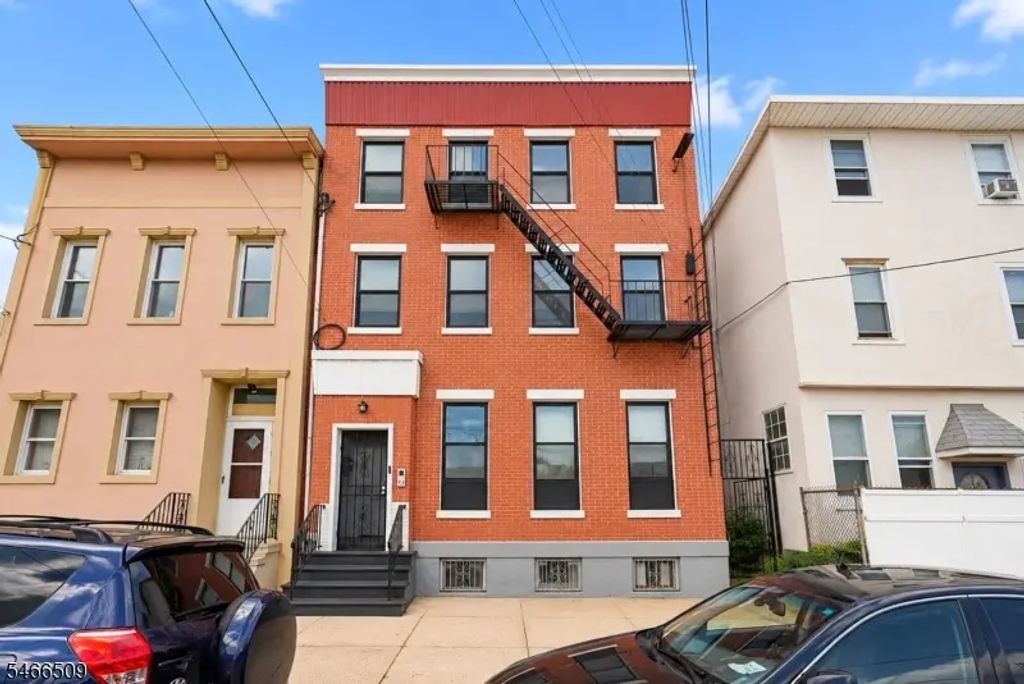 11 Cottage St, Newark City