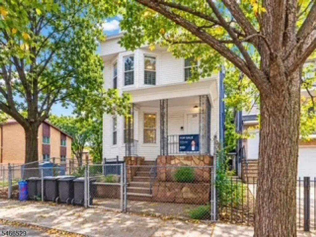225 Chadwick Ave, Newark City