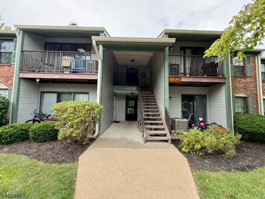 329 Penns Way, Bernards Twp.