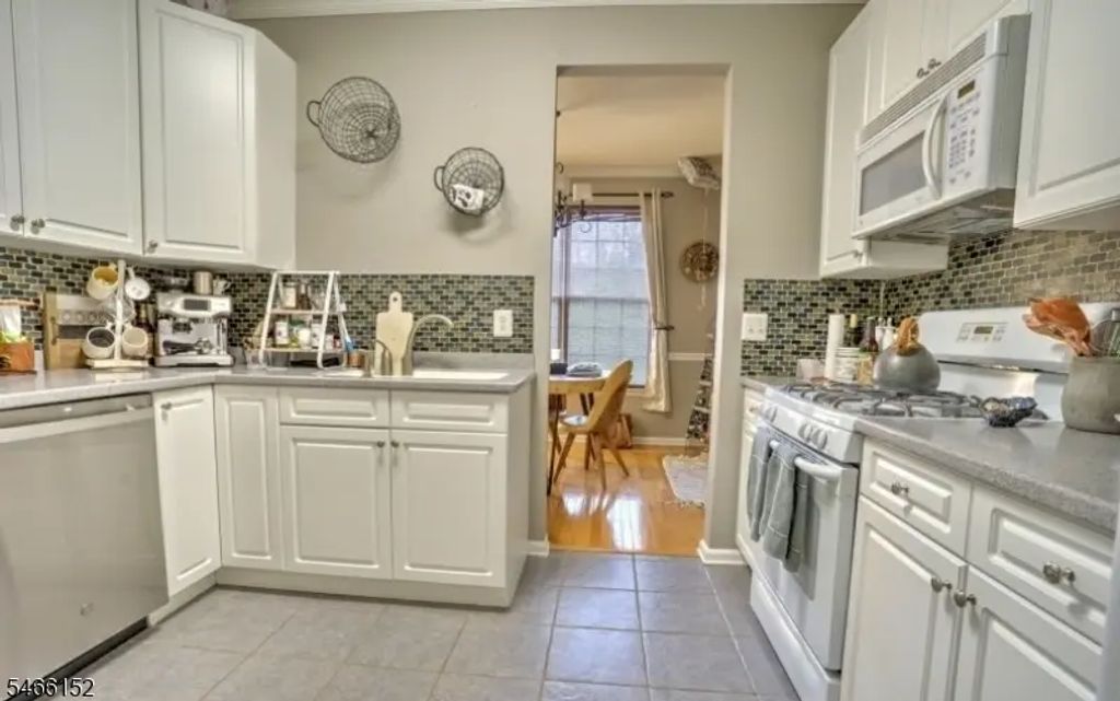 43 Conover Ter, Lebanon Boro