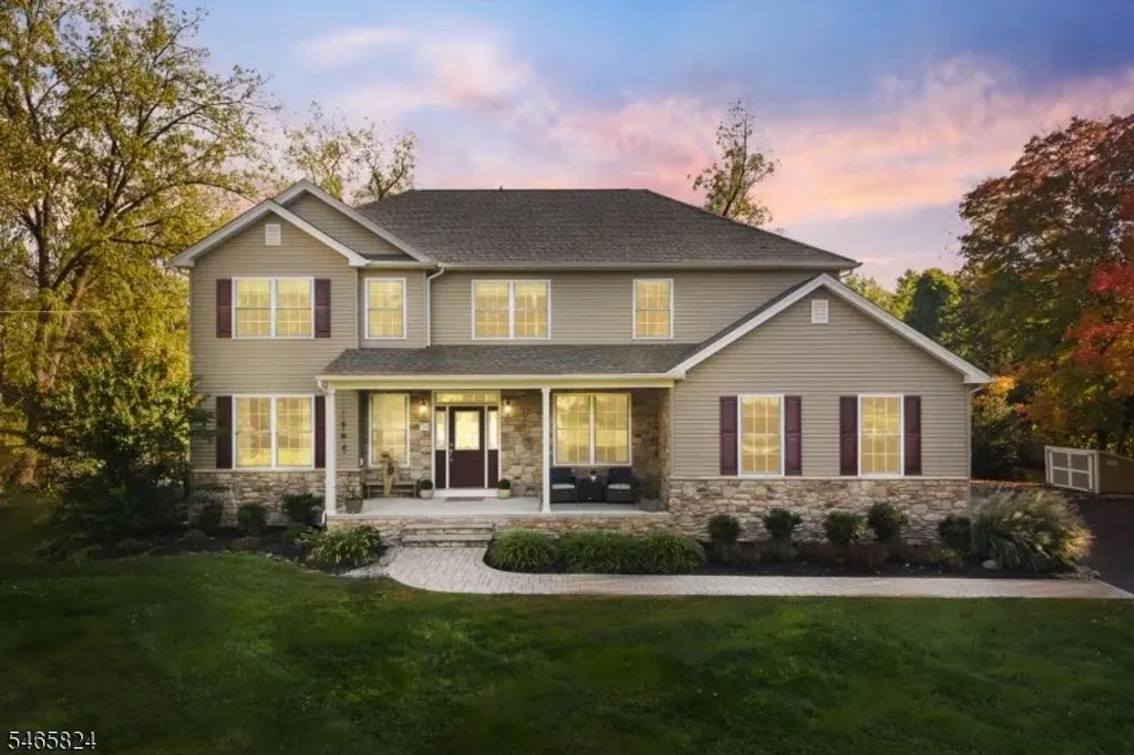 94 Princeton Ave, Rocky Hill Boro