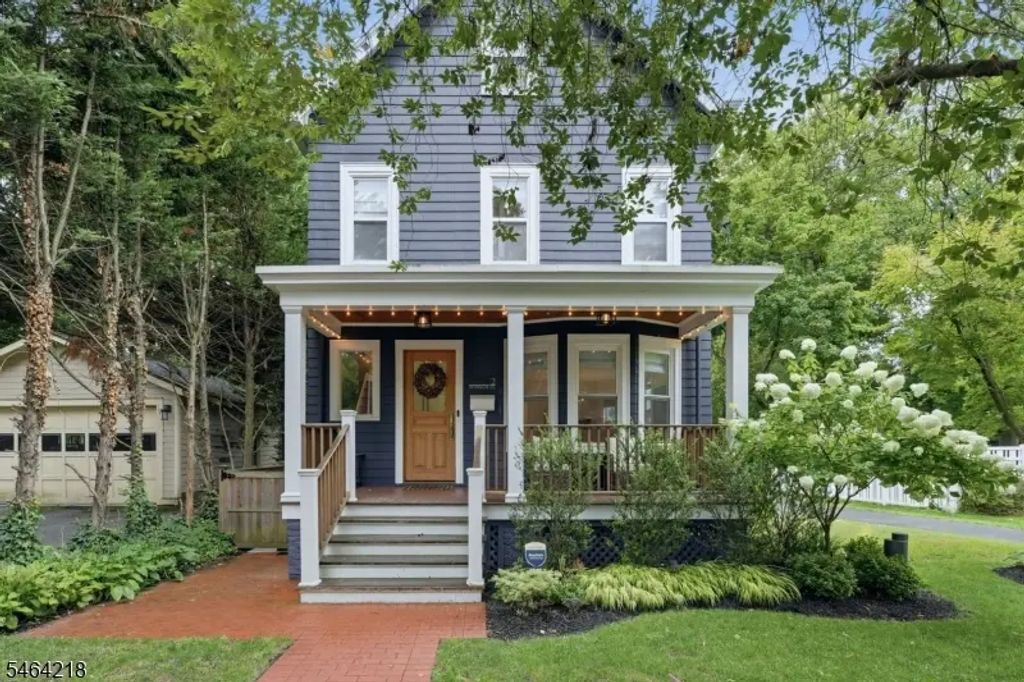 2 Winsor Pl, Bloomfield Twp.