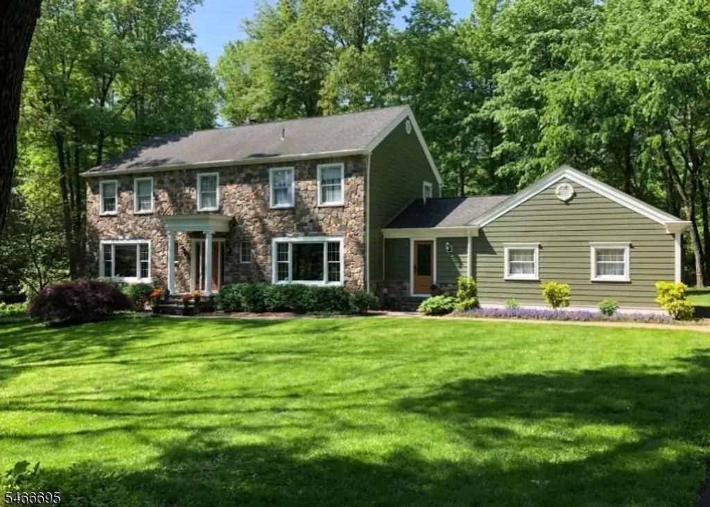 8 Stacy Ln, Bernards Twp.