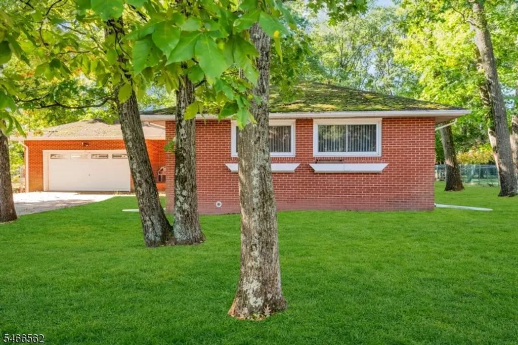 58 Arden St, Franklin Twp.