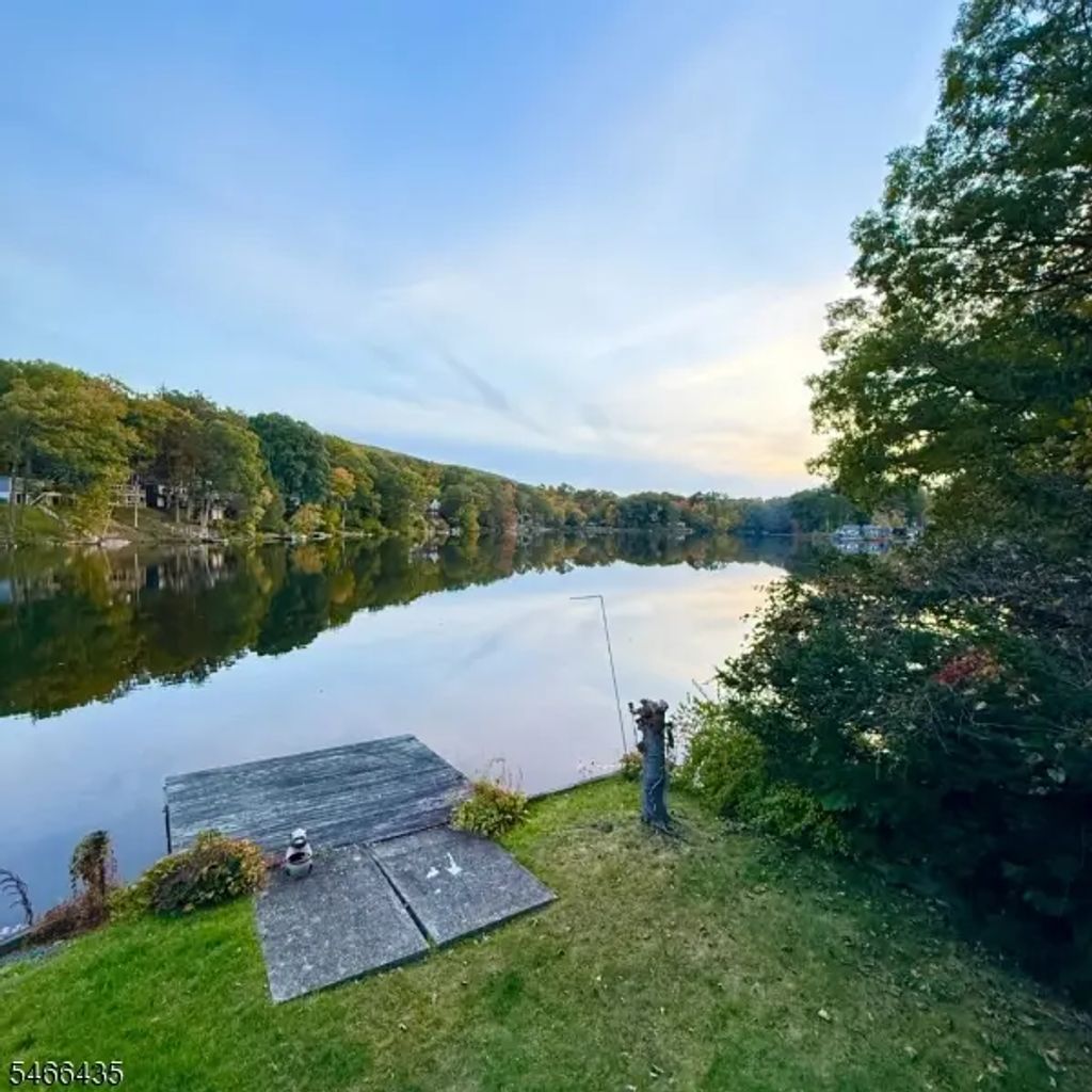 54 Horseshoe Dr, Jefferson Twp.
