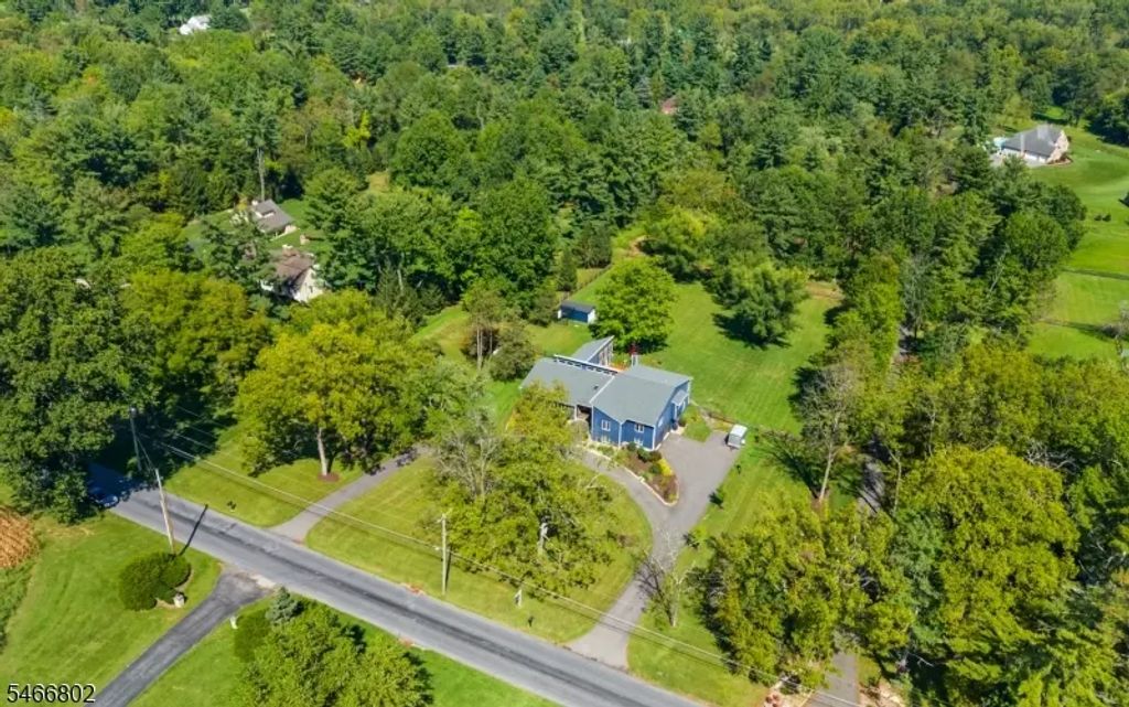 11 White Bridge Rd, Franklin Twp.