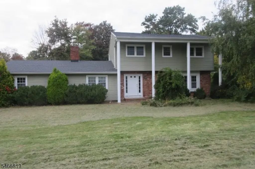 11 Ellam Dr, Randolph Twp.