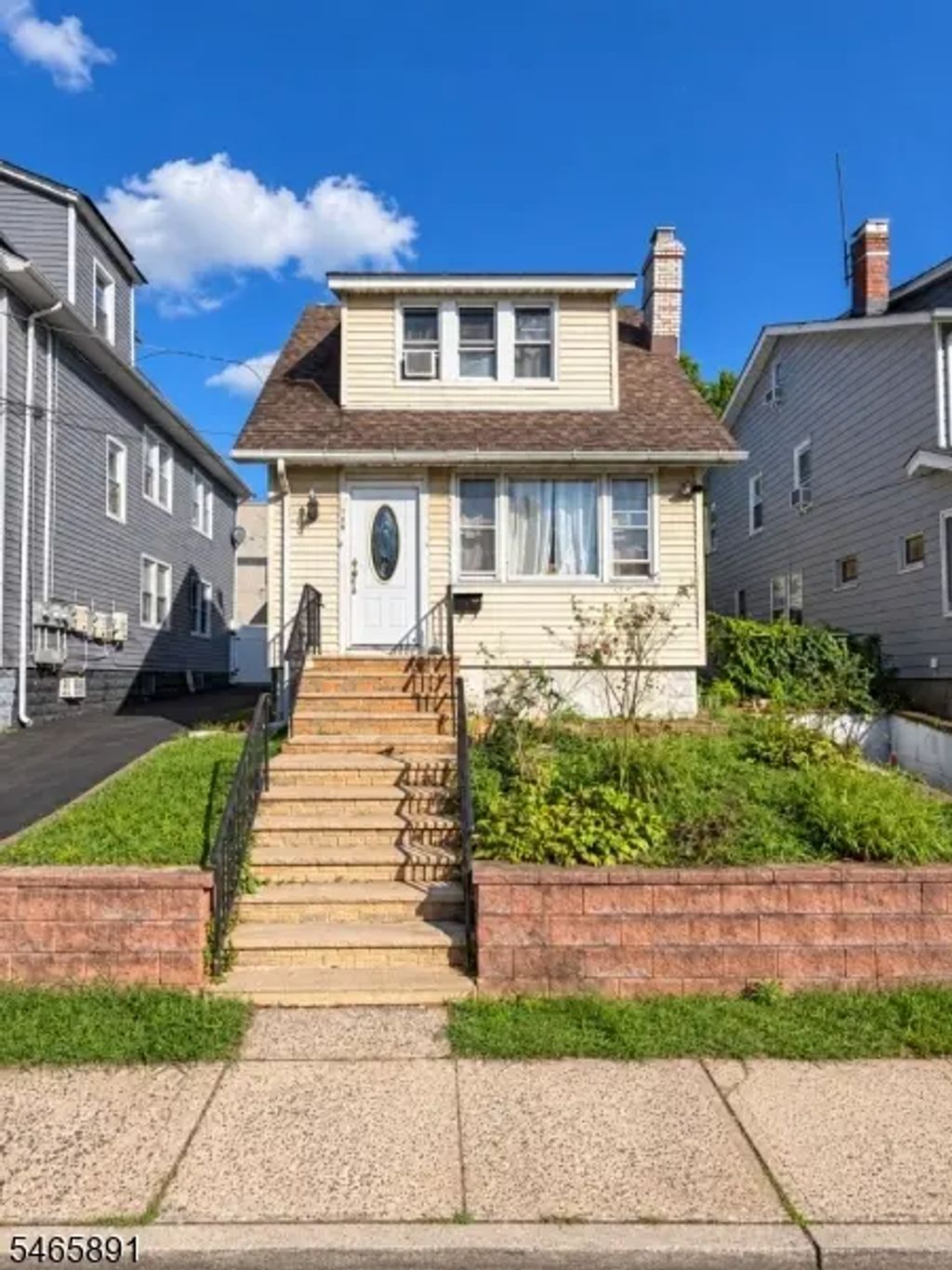 188 Floyd St, Belleville Twp.