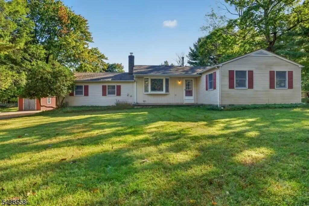 102 Sliker Rd, Lebanon Twp.