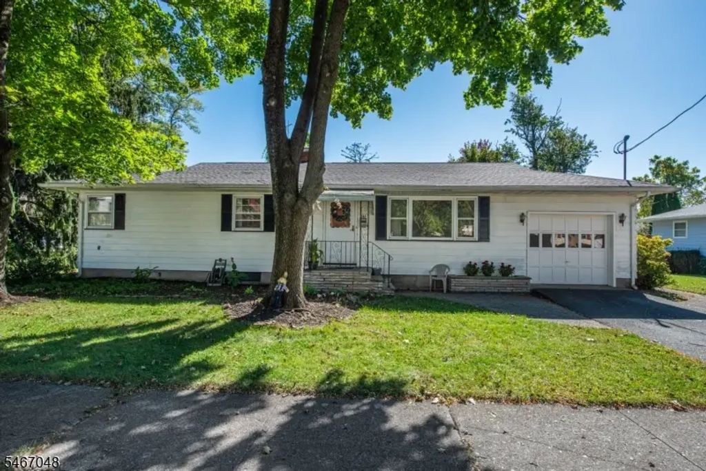 104 Oak Street, Dover Town