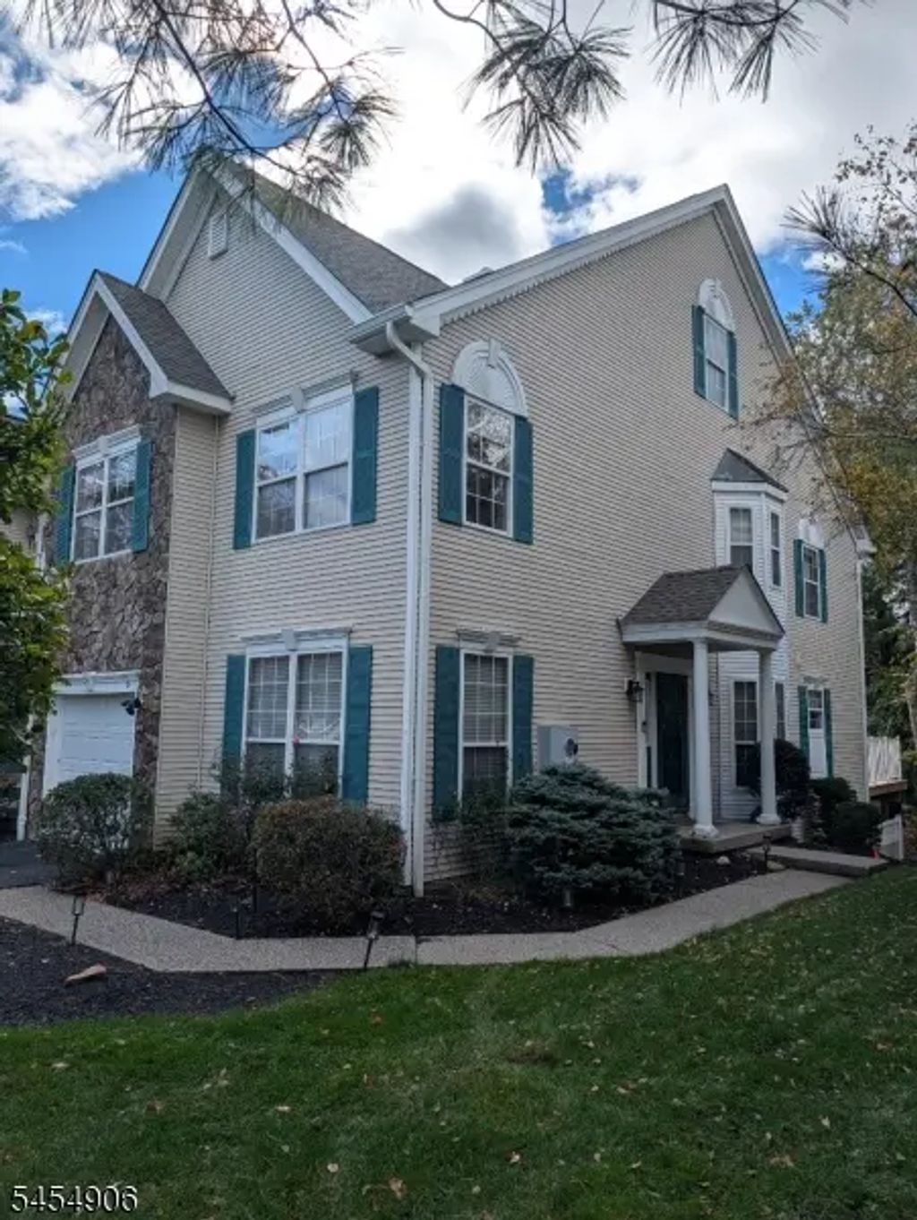 34 Mayflower Drive, Bernards Twp.