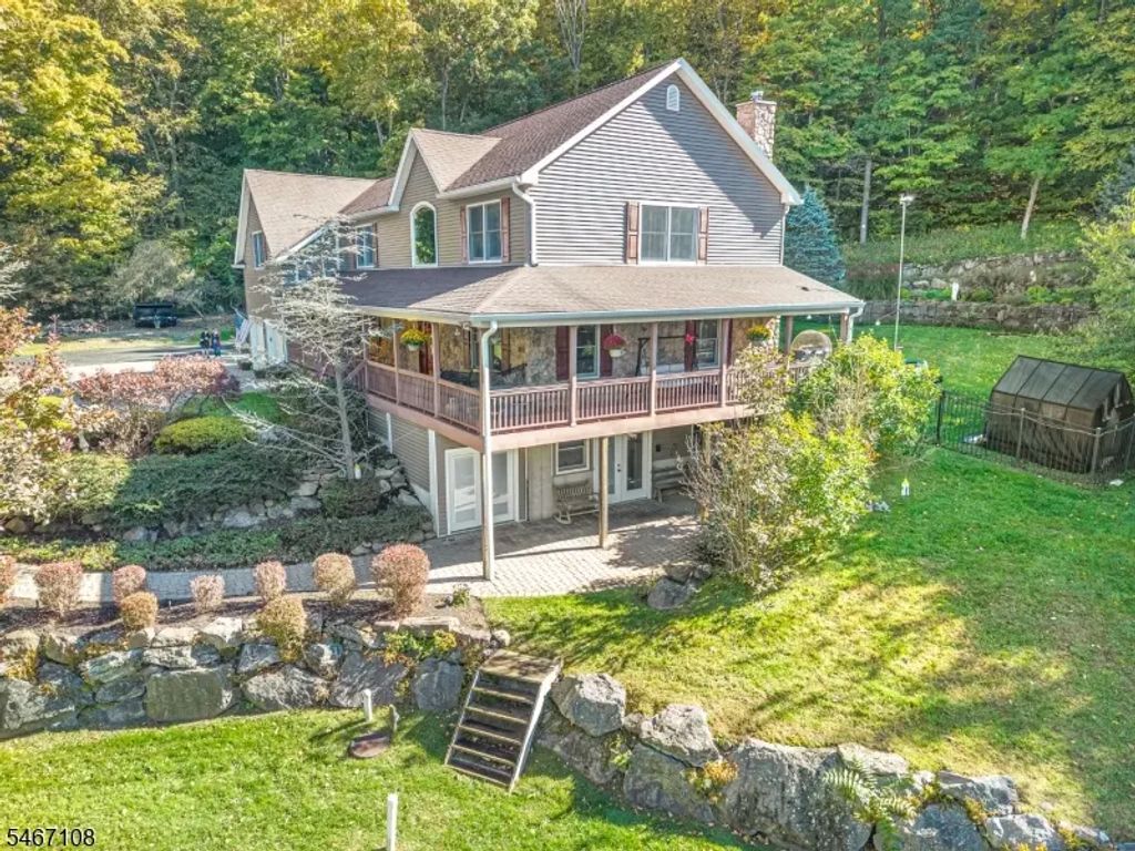48 Sand Pond Rd, Hardyston Twp.