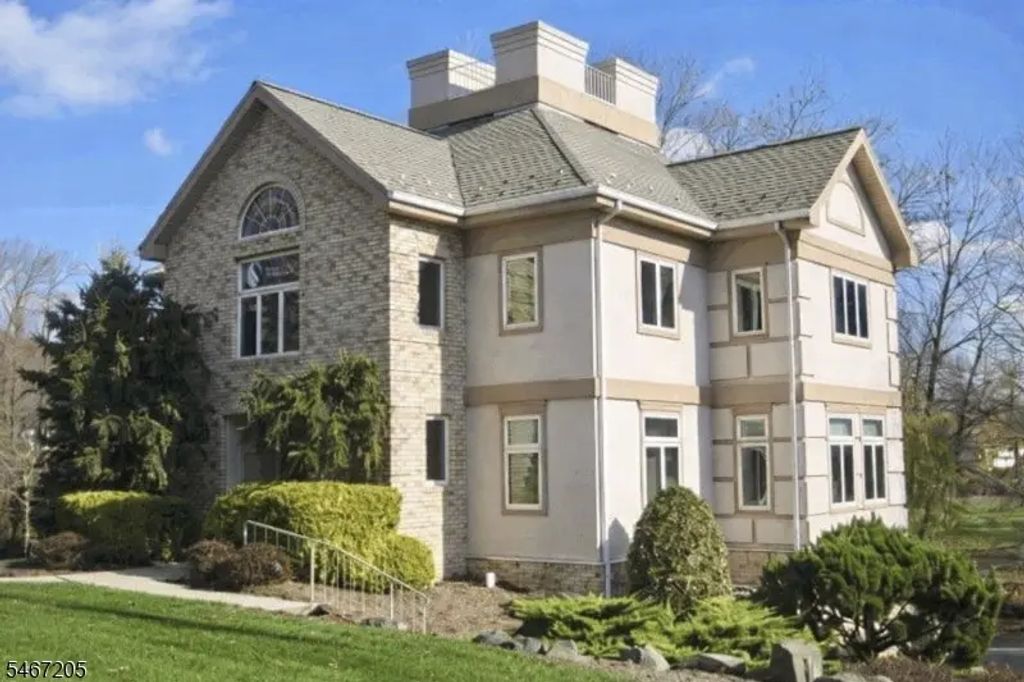 12 New Providence Rd, Watchung Boro