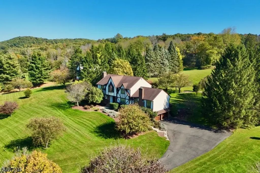 34 Deire Dr, Sparta Twp.