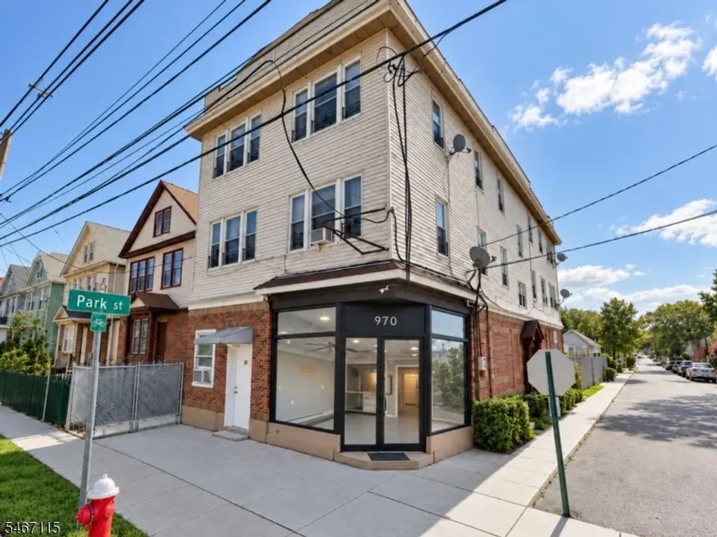 970 W Grand St, Elizabeth City