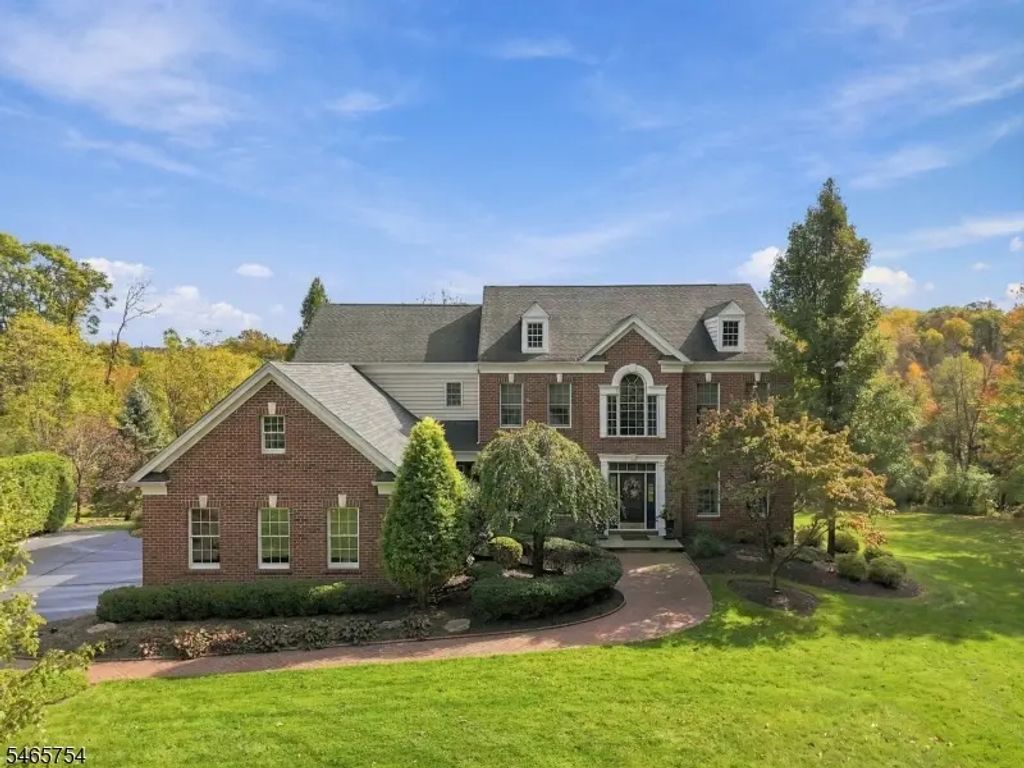 16 Ridgeline Dr, Washington Twp.