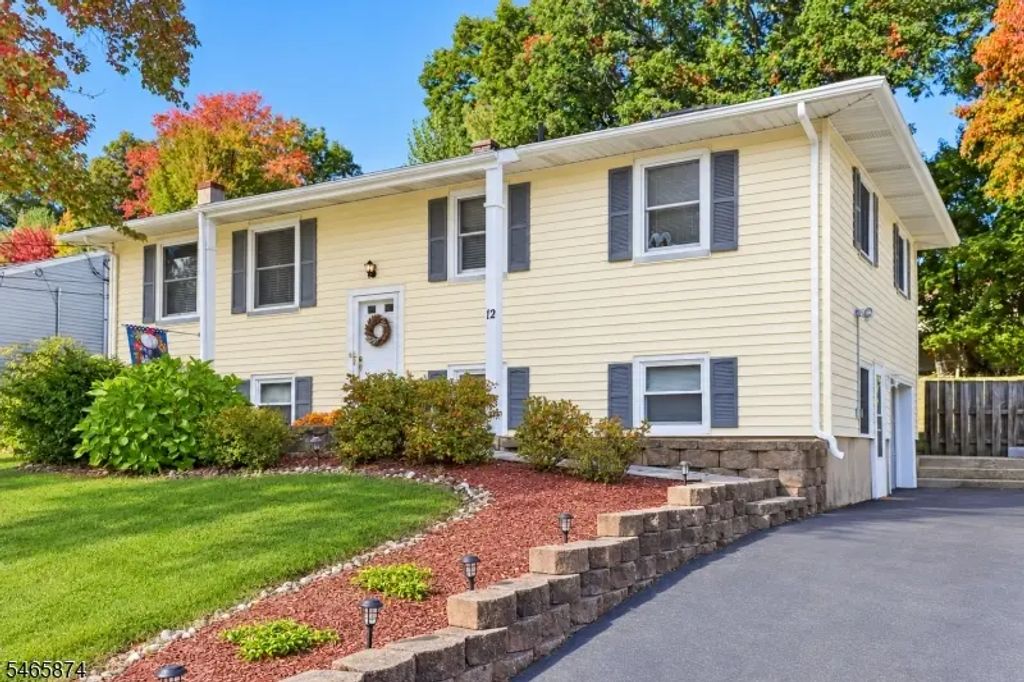 12 Mirror Pl, Jefferson Twp.