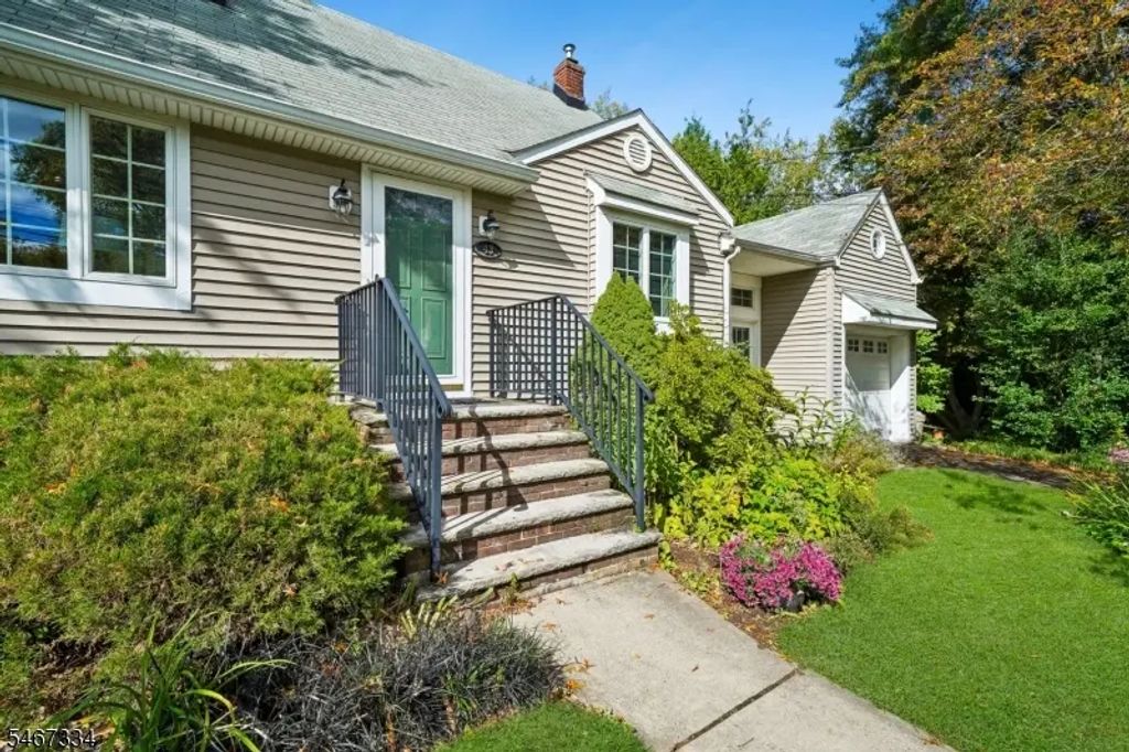 43 Miele Pl, Summit City
