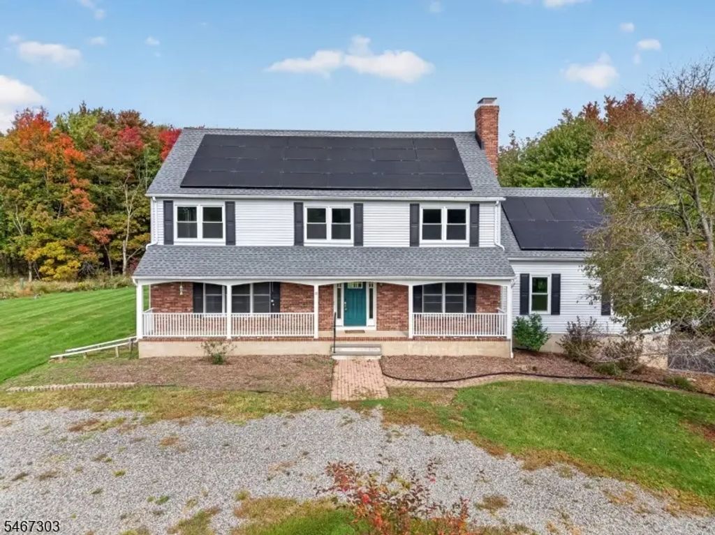 19 Jocelyn Court, Lebanon Twp.