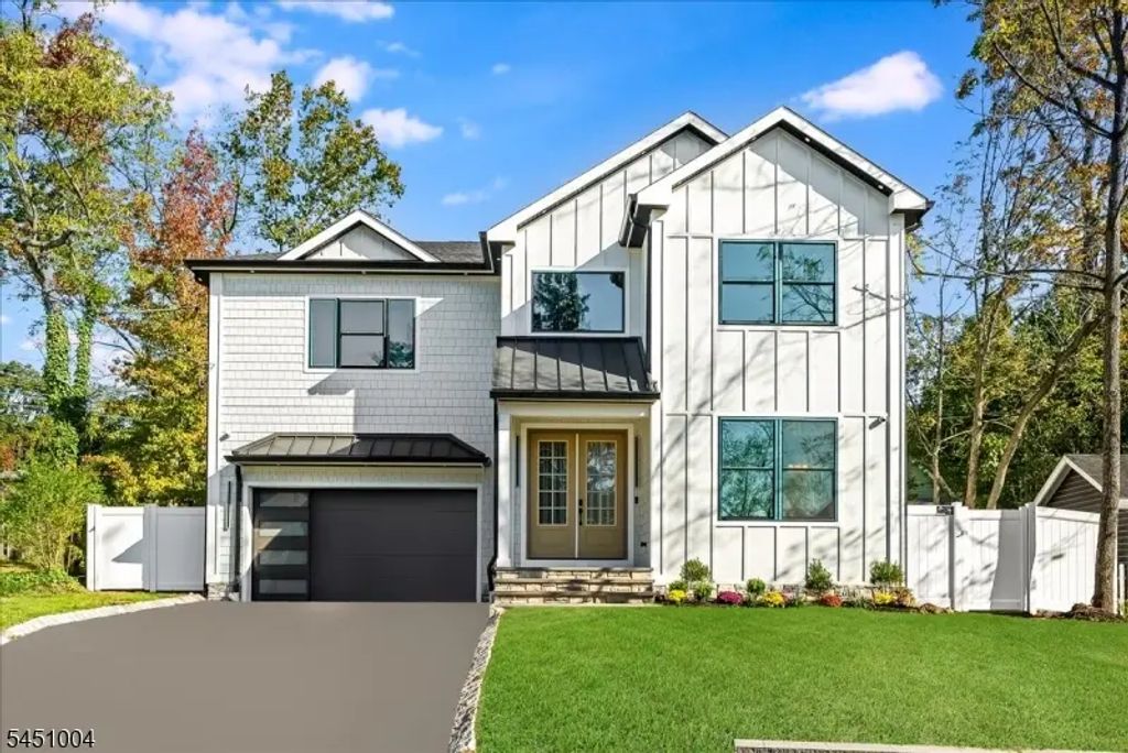 7 Sunset Dr, Millburn Twp.