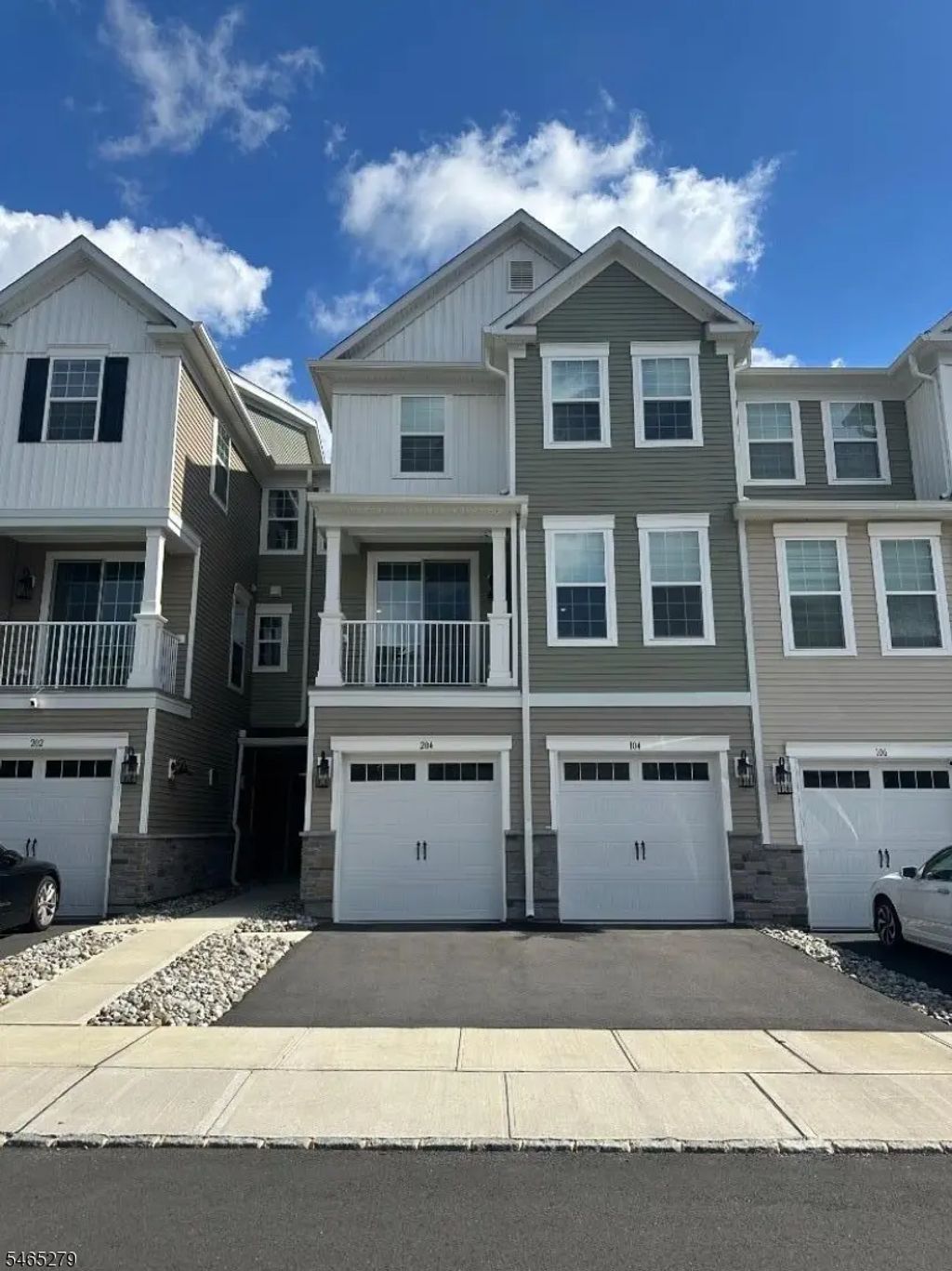 204 Lavender Way, Warren Twp.