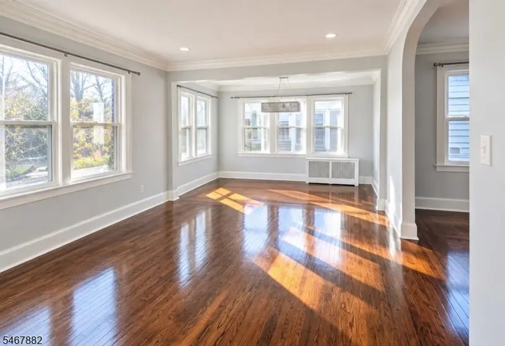 261 Parker Ave, Maplewood Twp.