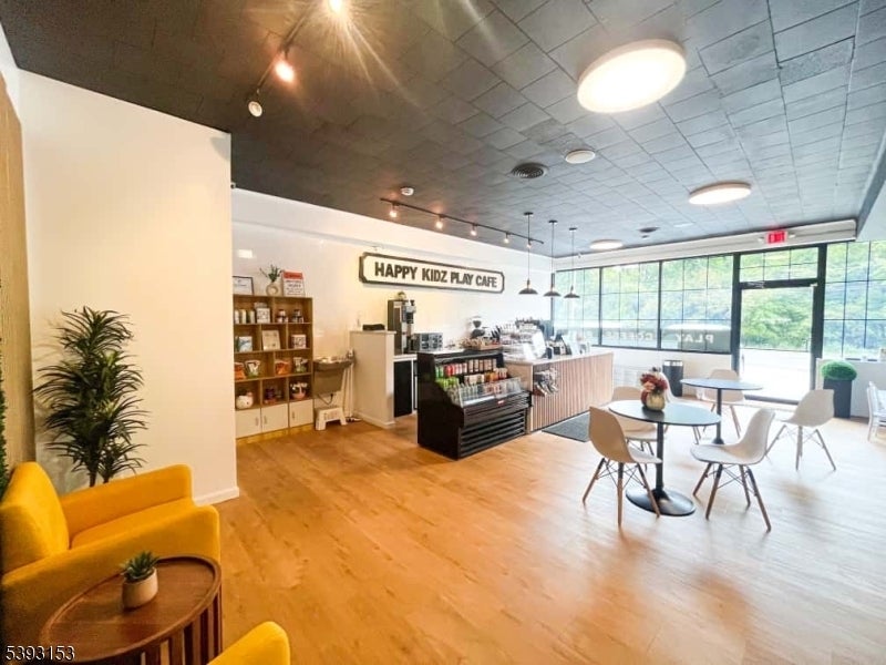 Photo of Listing #3994170