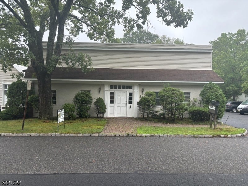 Photo of Listing #3931770