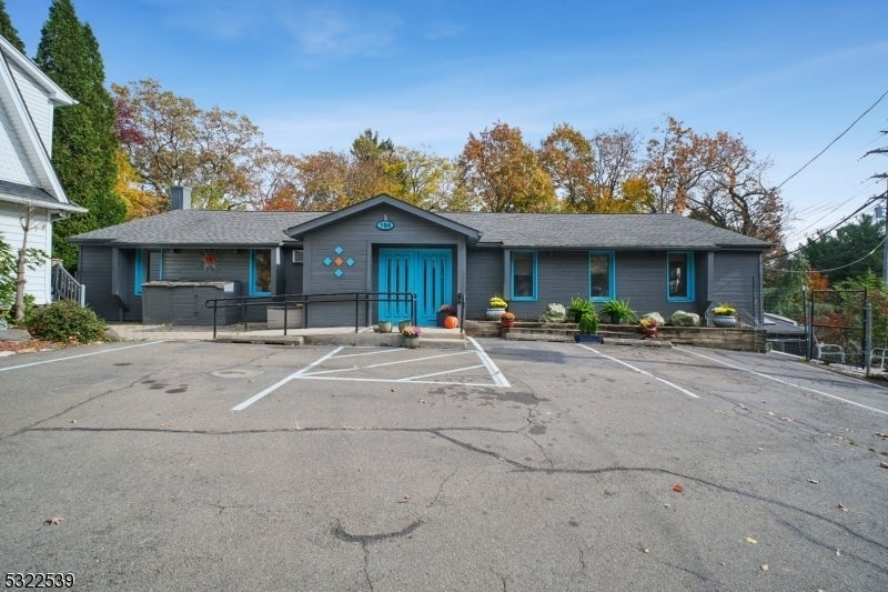Photo of Listing #3932836