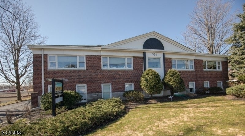 Photo of Listing #3937835