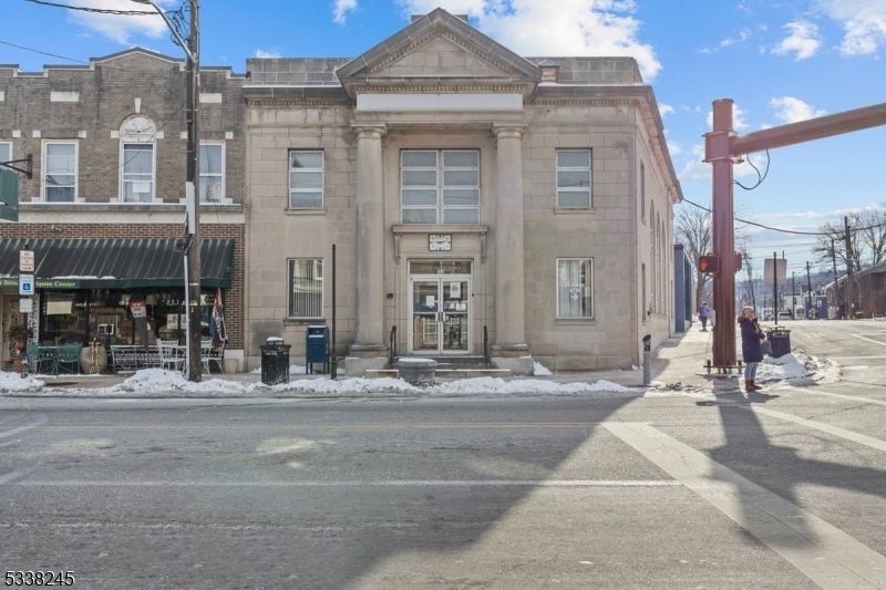 Photo of Listing #3945964