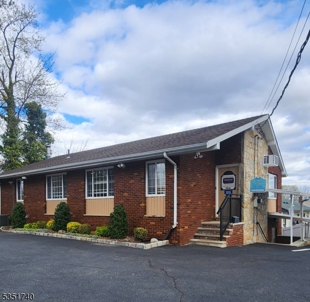 Photo of Listing #3958145