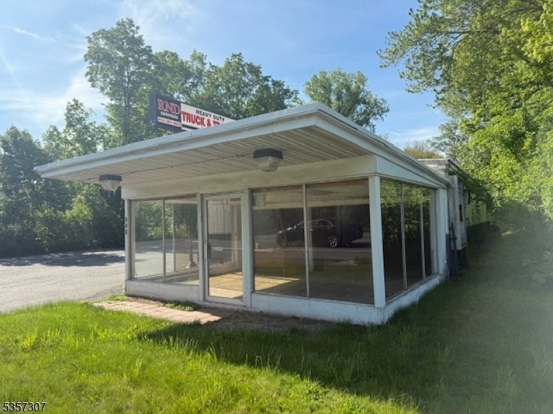 940 Route46ken, Roxbury Twp.