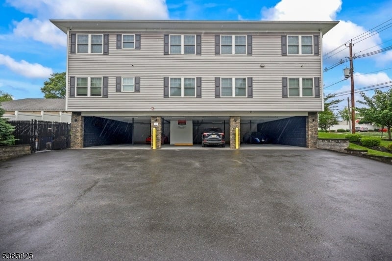 Photo of Listing #3970110