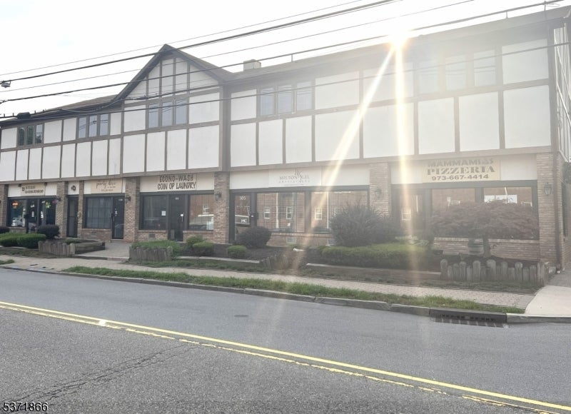 Photo of Listing #3975442