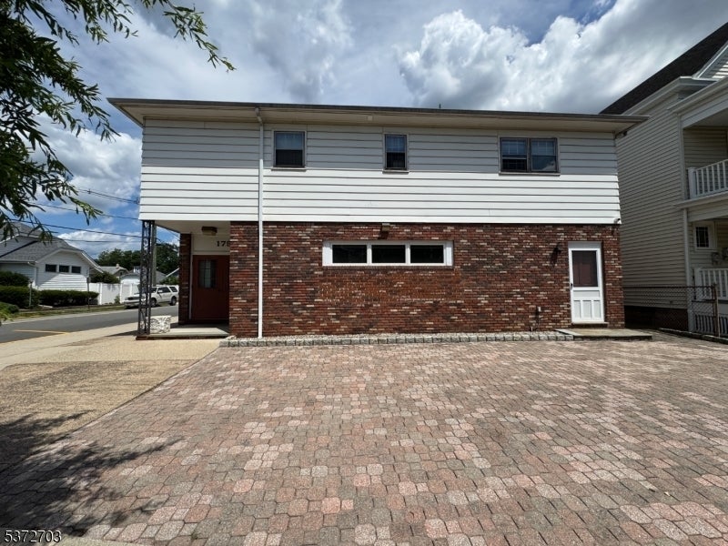 Photo of Listing #3976287
