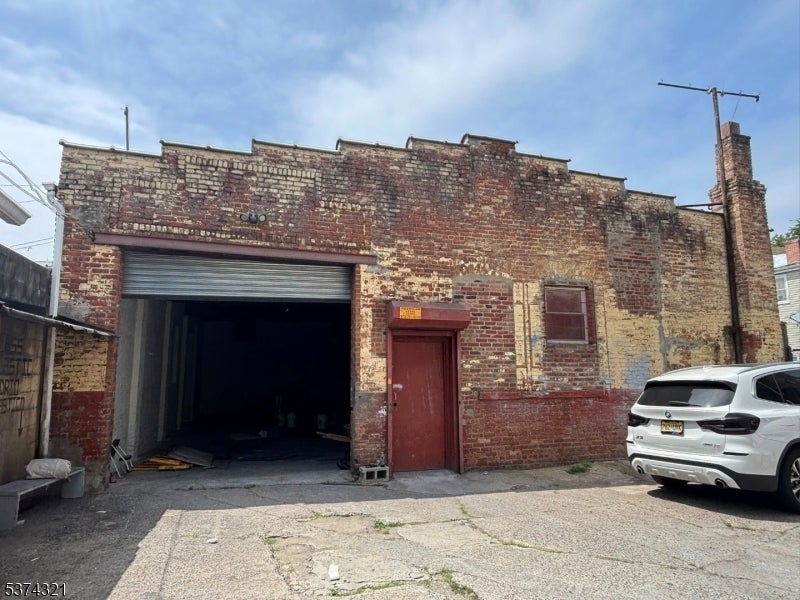 41 Pacific St, Newark City